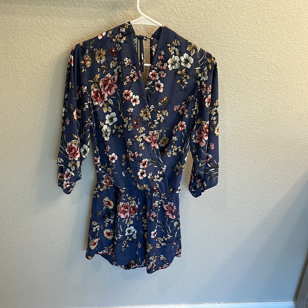 In San Francisco Flutter Sleeve Elastic Waist Rom… - image 1